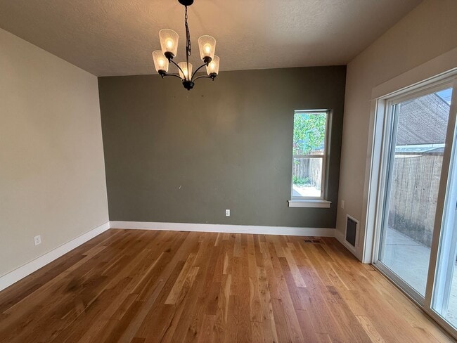 Photo - Spacious 3 Bedroom Home with Main-Level Primary Suite in Greenbriar Commons