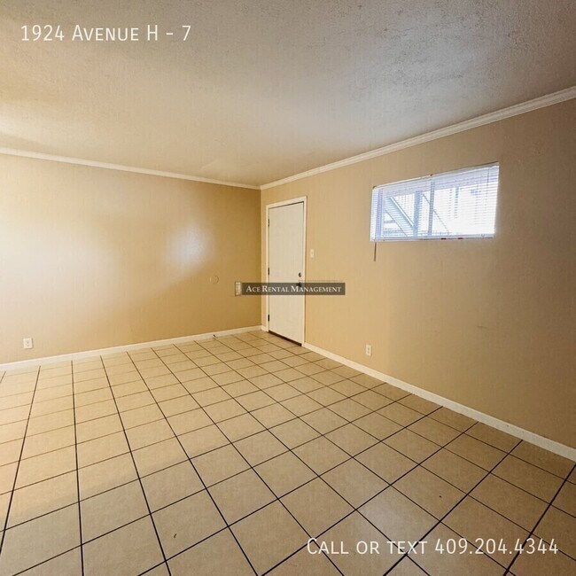 Photo - 1924 Avenue H Unit 7