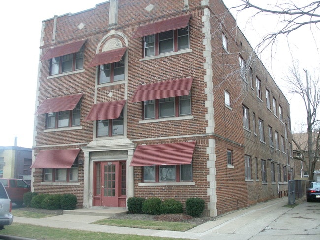 Photo - 2095 Northland Ave Apartments