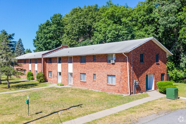 Skytop Village Apartments