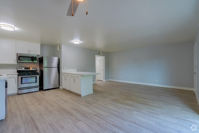 1BR, 1BA - 750SF - Living Room - Moxy Apartments