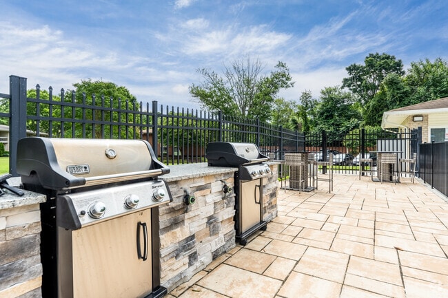 Outdoor Grills - Conway Garden Apartments