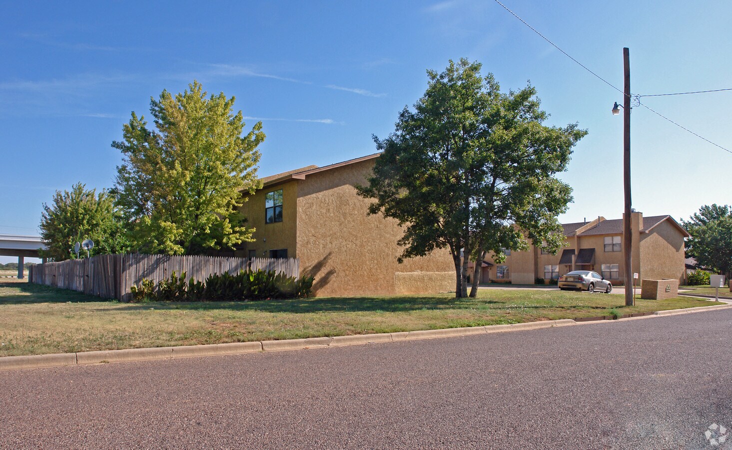 EDGEMERE SQUARE TOWNHOUSES - EDGEMERE SQUARE TOWNHOUSES