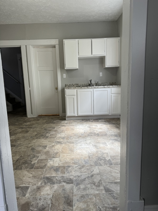 Photo - 2927 E 126th St