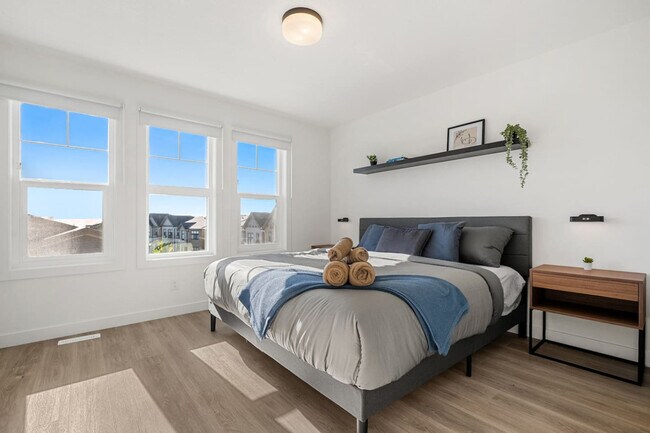 Photo - 2231-2281 81 St S W Unit ID1322112P