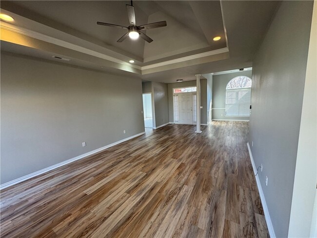 Photo - 314 Center Dr