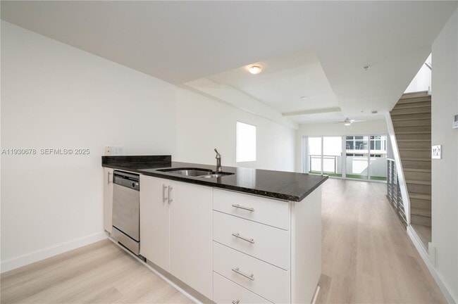 Photo - 1712 SW 2nd Ave Unit 809