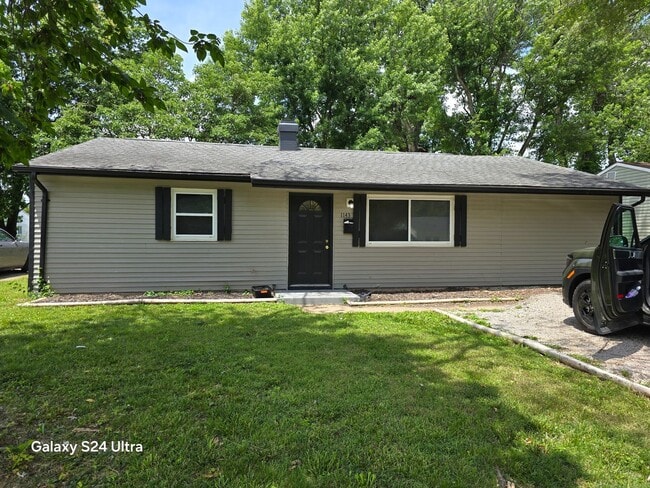 Building Photo - LIMITED TIME**NO APPLICATION FEE**1/2 OFF DEPOSIT**