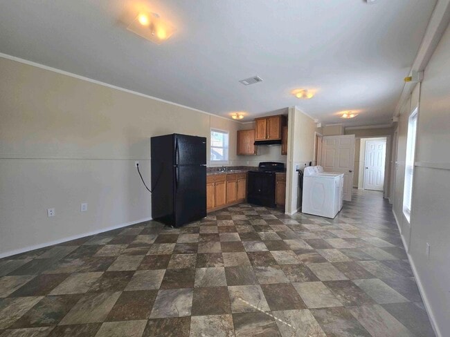 Photo - 709 N Collins Fwy