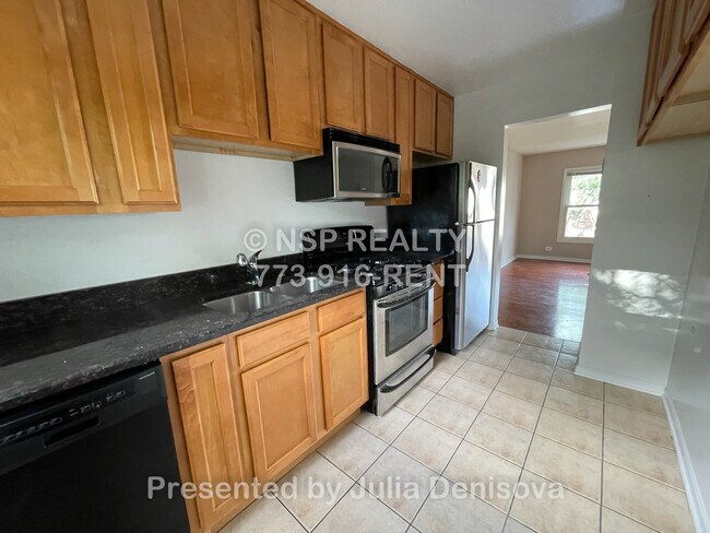 1183 Deerfield Rd Unit A