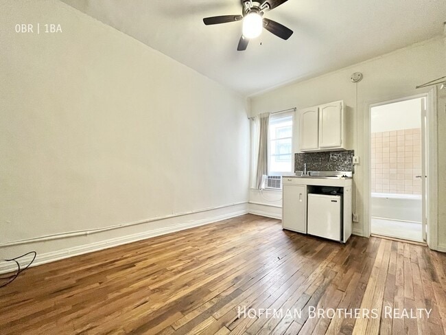 Building Photo - 836 Sanborn Ave