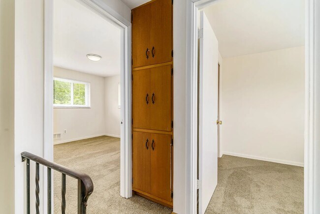 Photo - 889 N Meadows Ct