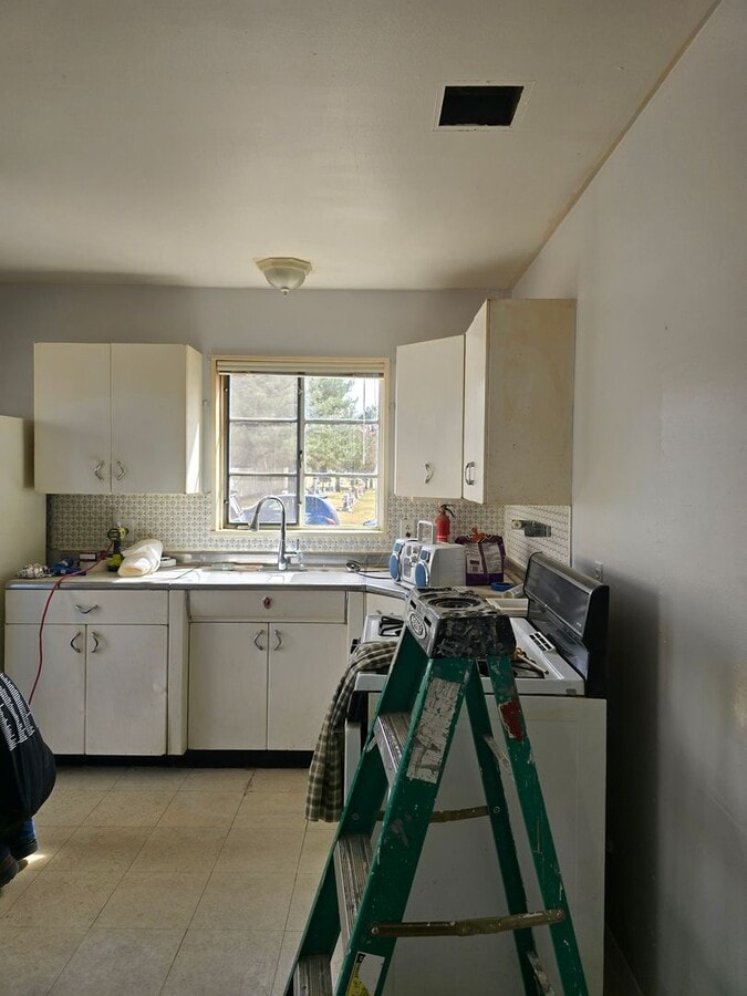 Photo - 302 E 18th St Unit 302