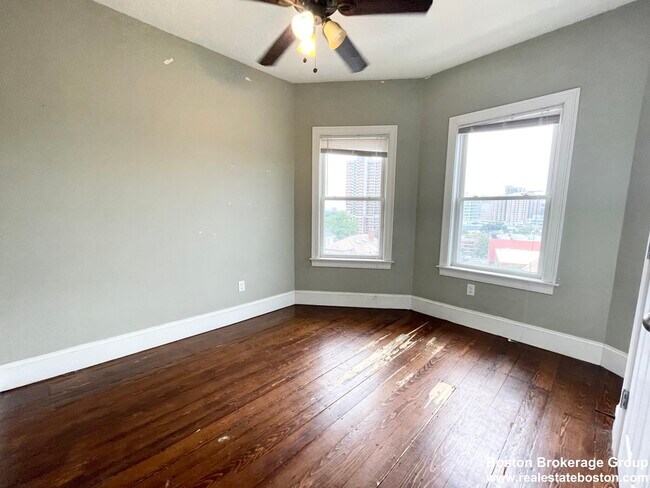 Photo - 178 Hillside St