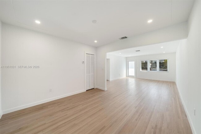 Photo - 47 Oviedo Ave