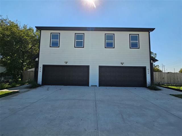 Photo - 616 W Avenue F