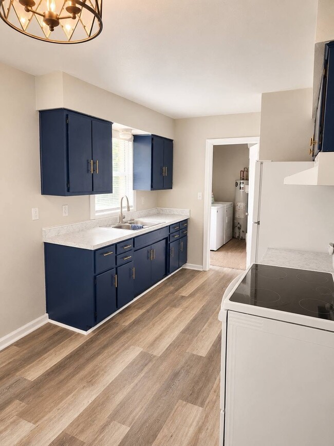 Photo - 817 W 53rd St Unit 817