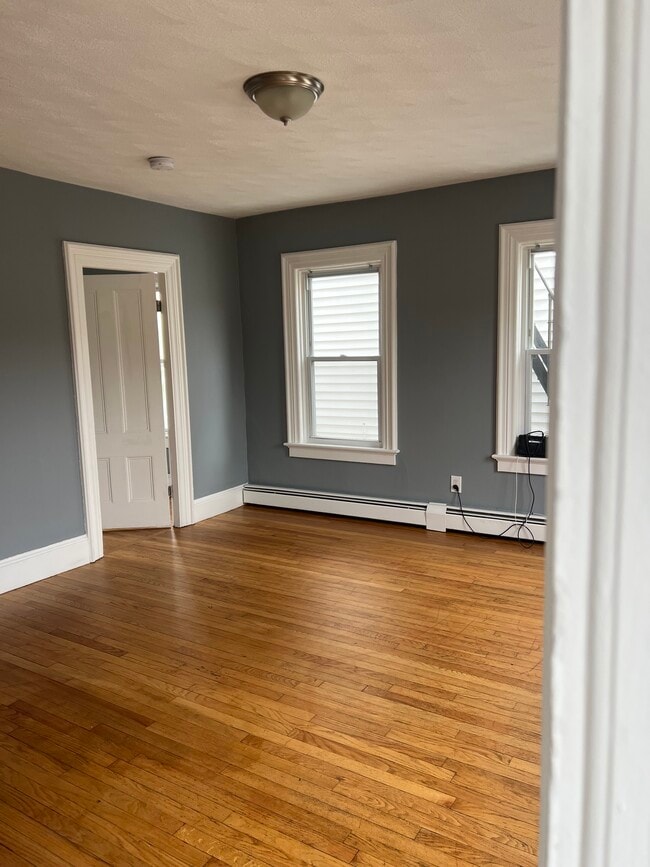 Living Room - 390 East Ave Unit 2