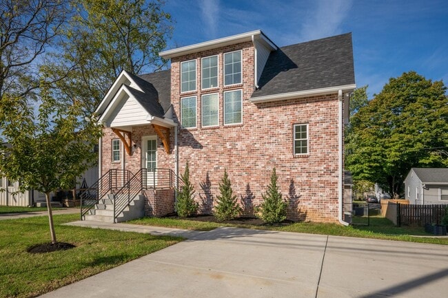 Building Photo - 4BR/4BA New Build in Old Hickory