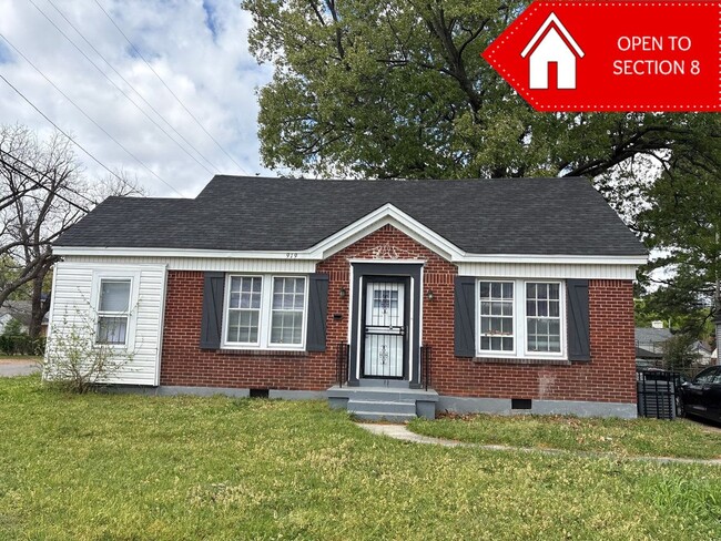 Building Photo - Newly Renovated Home in Hyde Park - Open To Section 8