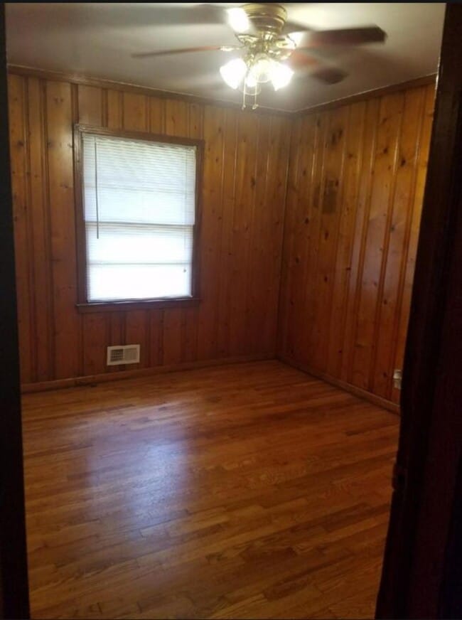 Photo - 1969 Mark Trail