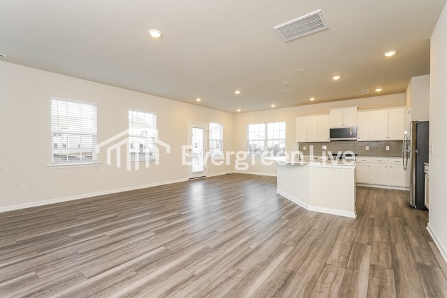 Photo - 823 Pear Blossom Ct