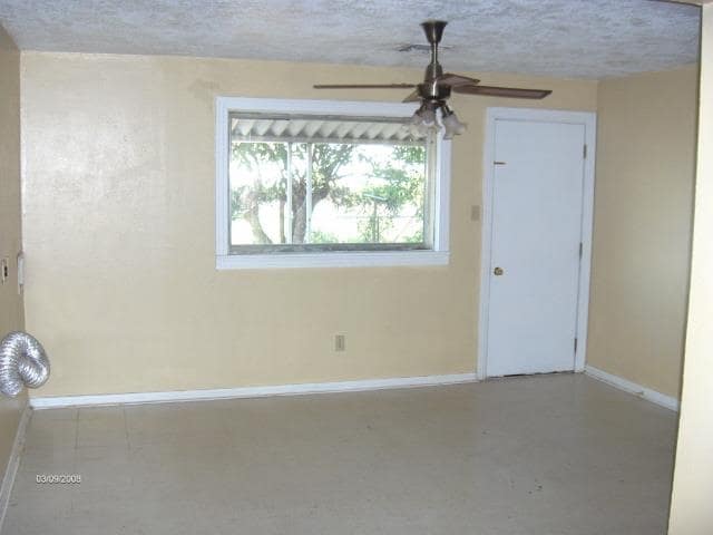 Photo - 2211 NW Crosby Ave