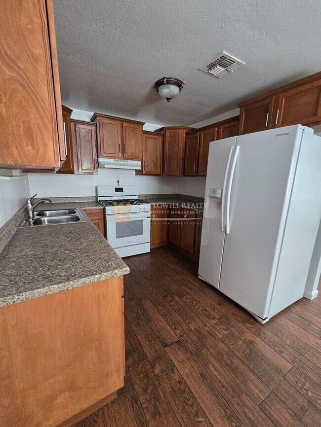 Photo - 6 E Hill Dr