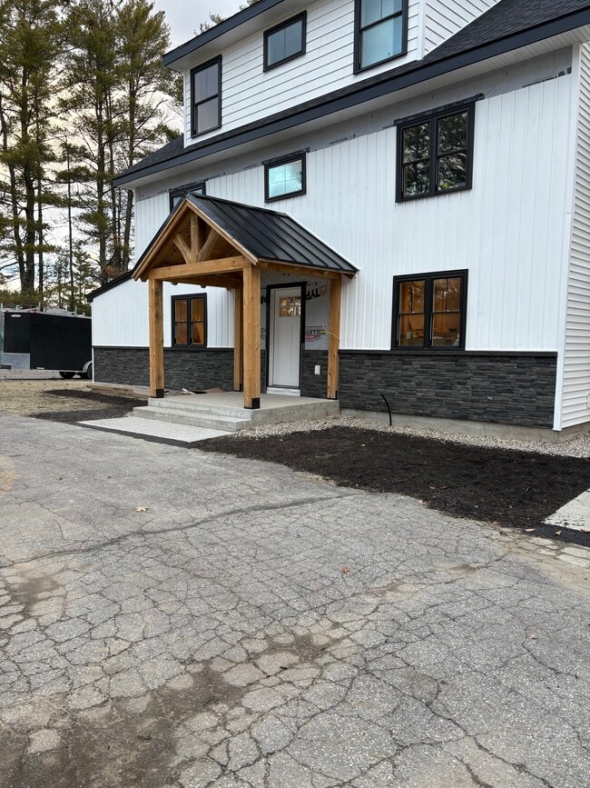 Photo - 201 White Mountain Hwy