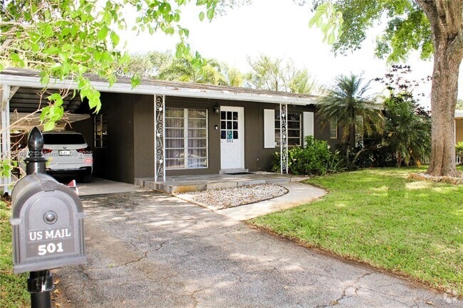 Building Photo - 501 NW 28th Ct Rental