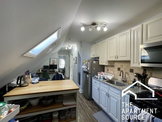 Photo - 2824 N Ridgeway Ave Unit 3