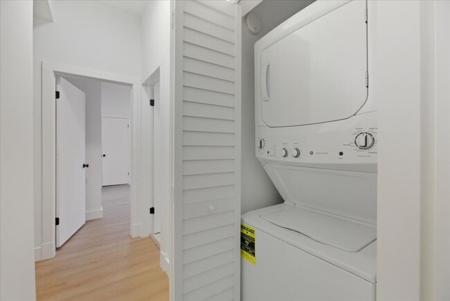 Photo - 3211 W Le Moyne St Unit CH1