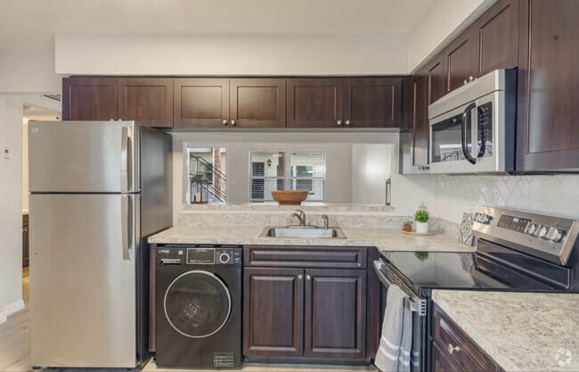 Building Photo - 121 Danube Ave Rental