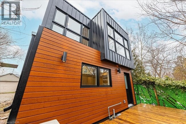 Photo - 58 E 24th St