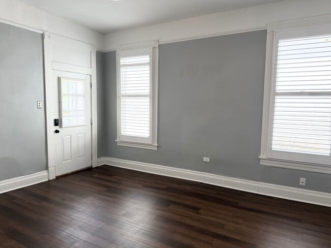 Room 1 - 24 N Cooper St