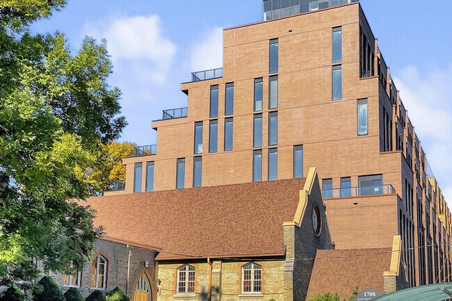 Photo - 1720 Bayview Ave