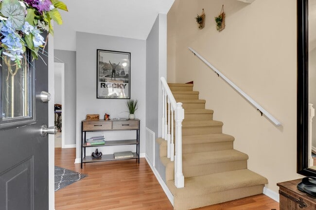 Photo - 1060 Pebble Dr