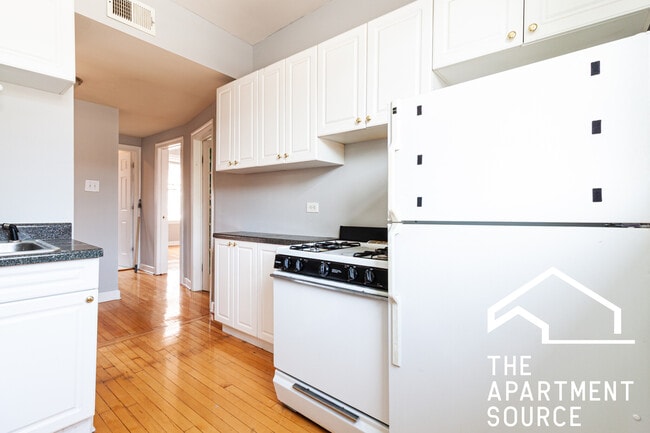 Photo - 561 W Aldine Ave Unit 3N