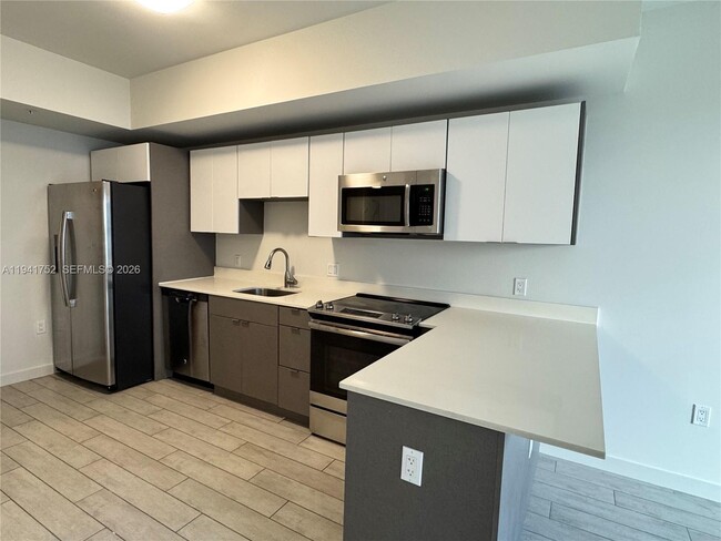 Photo - 321 NE 26th St Unidad 615