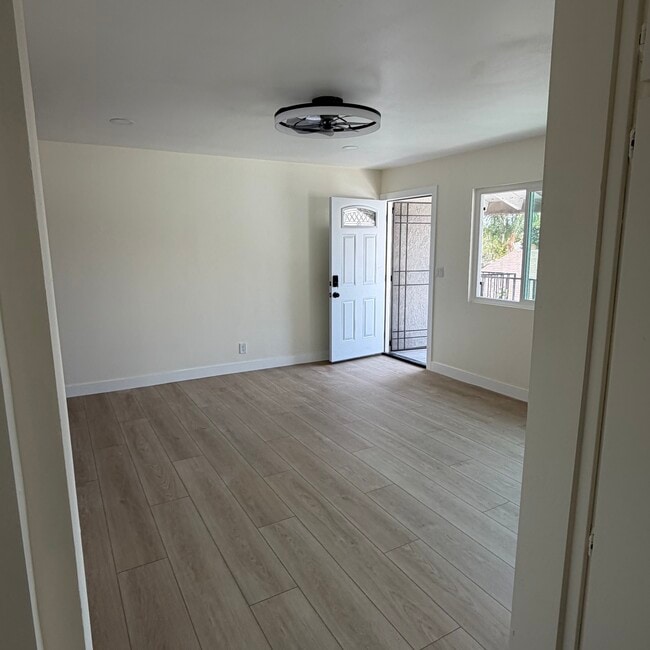 Building Photo - 4929 W 118th Plz Unit B