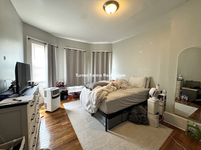 Photo - 94 E Cottage St