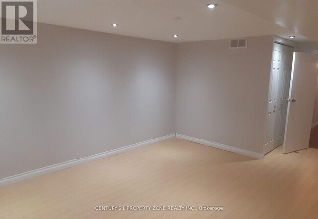 Photo - 164 Earnscliffe Cir
