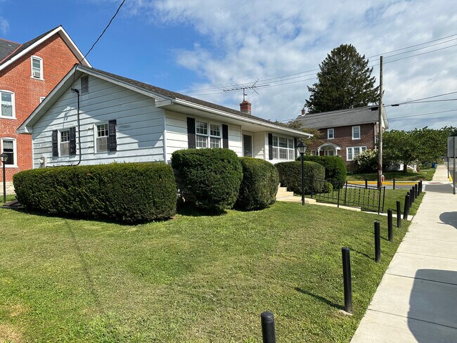 Photo - 156 N 4th St
