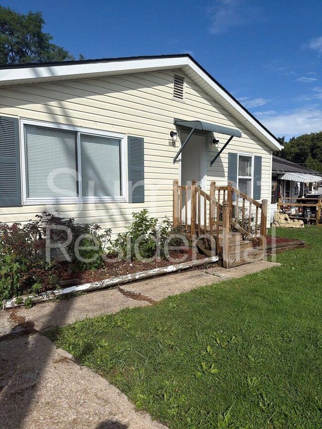 2 bedroom 1 bathroom Home in Mansfield!!