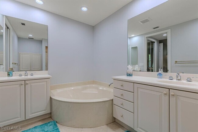 Photo - 7837 Hawthorne Dr Unit 1102