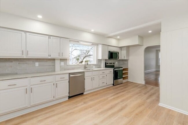 Building Photo - 412 Cabot St Unit 1