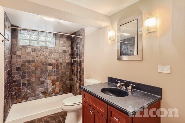 Photo - 212 Grant St