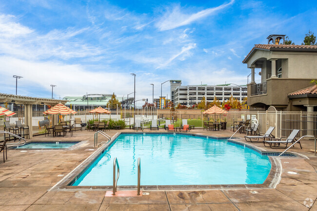 Pool/Spa - The Crossing at Montague Apartments