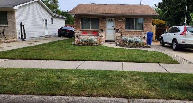 Building Photo - 32230 Ruehle Ave