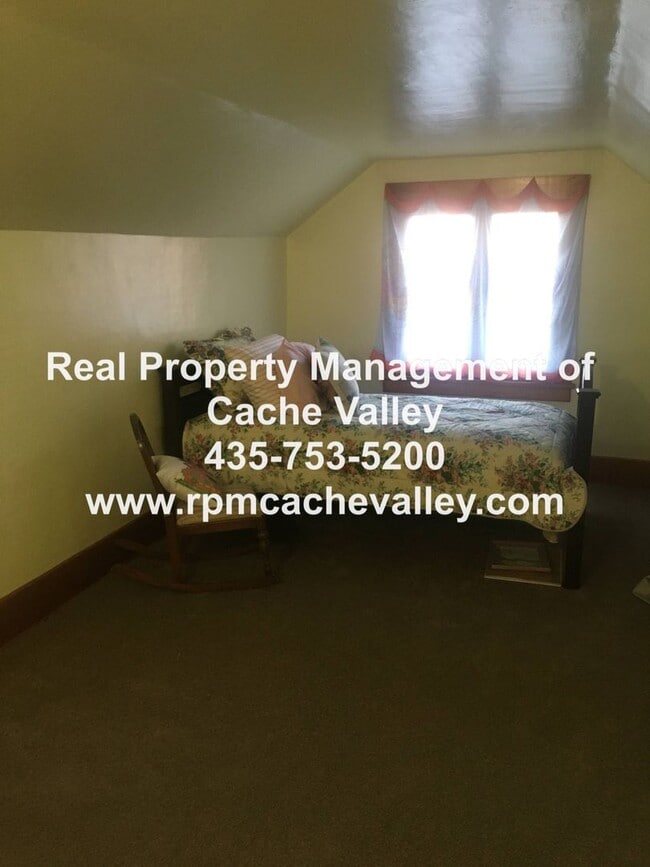 Charming 4 bedroom house. Available in Jul... - Charming 4 bedroom house. Available in Jul...